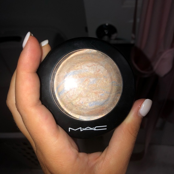 MAC highlighter - Picture 2 of 3
